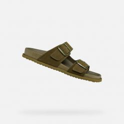 Klapki damskie Geox SandyBett. Zielone klapki damskie Geox, bez wzorów, z materiału, bez obcasa. Za 296.99 zł.