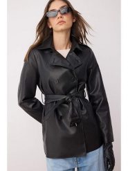 Trendyol Kurtka w kolorze czarnym ze skóry syntetycznej rozmiar: L. Czarne kurtki damskie Trendyol, l, bez wzorów, ze skóry, bez kaptura. Za 235.50 zł.