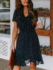 Milan Kiss Sukienka w kolorze czarnym rozmiar: L. Czarne sukienki damskie Milan Kiss, l, bez wzorów, bez kołnierzyka, bez ramiączek, mini. Za 170.07 zł.