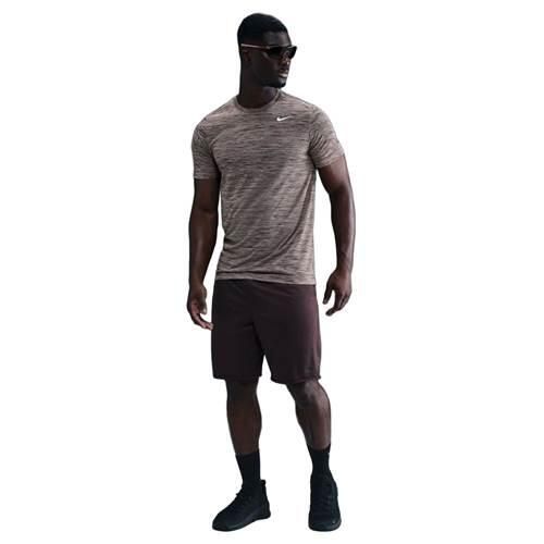 Koszulka treningowa męska Nike FQ3808237. Brązowe t-shirty sportowe męskie Nike, m, z tkaniny, bez ramiączek, do biegania. Za 172.00 zł.