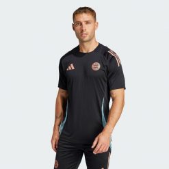 Koszulka FC Bayern Tiro 24 Training. Czarne t-shirty sportowe męskie Adidas, s, z materiału, bez ramiączek, do piłki nożnej. W wyprzedaży za 212.00 zł.