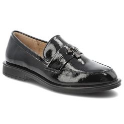 Mokasyny damskie Filippo, lakierowane loafersy na niskim obcasie z eleganckim paskiem i metalową ozdobą, czarne, DP7751/26. Czarne mokasyny damskie Filippo, z lakierowanej skóry. Za 189.00 zł.