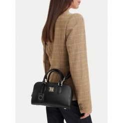 Torebka Nine West. Czarne torebki klasyczne damskie Nine West, bez wzorów, bez dodatków. Za 229.99 zł.