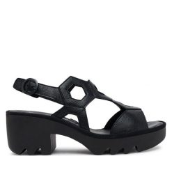 Sandały Fly London. Czarne sandały damskie Fly London, bez wzorów, bez obcasa, na słupku. Za 399.99 zł.