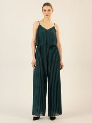 APART Kombinezon w kolorze ciemnozielonym rozmiar: 38. Zielone kombinezony damskie Apart, bez wzorów, bez kołnierzyka, bez ramiączek. Za 282.99 zł.