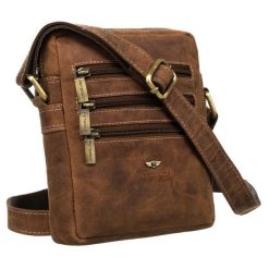 Torba męska na ramię w brązowym kolorze z suwakami na froncie - Peterson. Brązowe torby męskie na ramię Peterson, bez wzorów, ze skóry, na ramię. Za 149.99 zł.