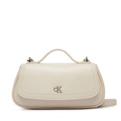 Torebka Calvin Klein. Białe torebki klasyczne damskie CALVIN KLEIN, bez wzorów, bez dodatków. Za 409.99 zł.