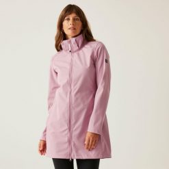 Carisbooke damski softshell. Fioletowe kurtki softshell damskie Regatta, bez wzorów, z materiału, bez kaptura. Za 249.99 zł.