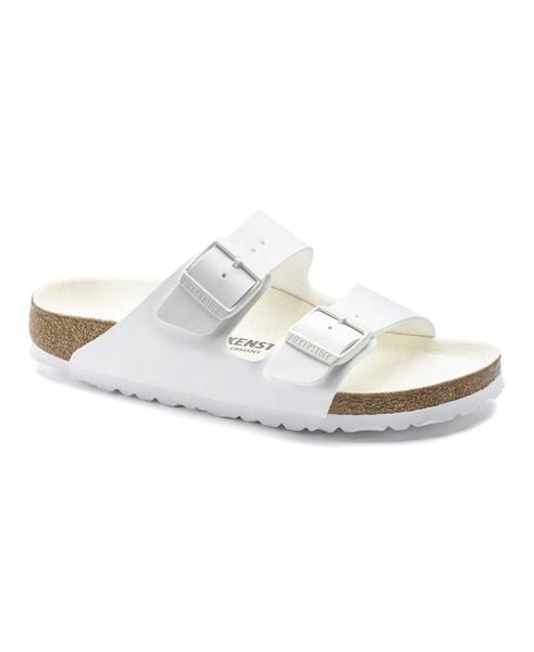Klapki damskie Birkenstock Arizona. Białe klapki damskie Birkenstock, bez wzorów, z materiału, bez obcasa. Za 566.00 zł.