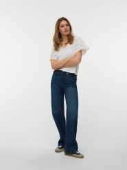 Vero Moda Bluzka w kolorze białym rozmiar: M. Białe bluzki damskie Vero Moda, m, bez wzorów, z bawełny, bez kołnierzyka, bez ramiączek. Za 55.95 zł.