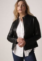 Czarna Klasyczna Kurtka Ramoneska o Taliowantym Kroju Anlea. Czarne kurtki damskie Born2be, l, bez wzorów, z dzianiny, bez kaptura. Za 119.99 zł.