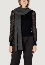 Szalik Kobieta ONLY ONLAURORA STRUCTURED KNIT SCARF CC. Brązowe szaliki i kominy damskie Only, na zimę, bez wzorów, z materiału. Za 152.80 zł.