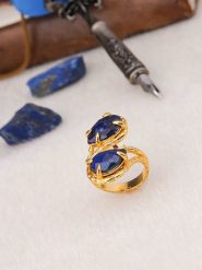 Pierres delicates Pozłacany pierścionek z lapis lazuli rozmiar: onesize. Niebieskie pierścionki damskie Pierres delicates, z lazurytem, pozłacane. Za 34.99 zł.