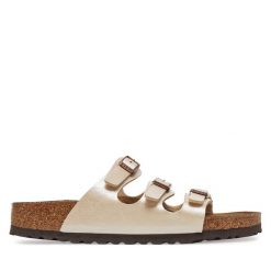 Klapki Birkenstock. Klapki damskie Birkenstock, bez wzorów, bez obcasa. Za 309.99 zł.