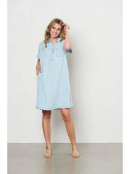 &Co Woman Sukienka dżinsowa "Joanna" w kolorze błękitnym rozmiar: XL. Niebieskie sukienki damskie &Co Woman, xl, bez wzorów, bez kołnierzyka, bez ramiączek, midi. Za 197.63 zł.