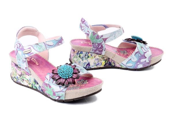 LAURA VITA 000779 Barry 36 violet, sandały damskie. Fioletowe sandały damskie Laura Vita, bez wzorów, ze skóry, bez obcasa, na koturnie. Za 399.90 zł.