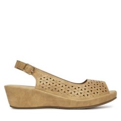 Sandały Clara Barson. Brązowe sandały damskie Clara Barson, bez wzorów, bez obcasa, na koturnie. Za 119.99 zł.