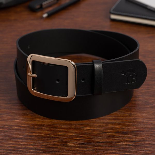 Skórzany pasek damski do spodni sukienki skóra nat 4 cm Beltimore czarny D79 : Kolory - czarny, Rozmiar pasków - r.90-105 cm. Czarne sukienki damskie bez wzorów, ze skóry, bez kołnierzyka, bez ramiączek. Za 49.99 zł.