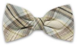 Beżowo-Niebieska Elegancka Mucha -EM Men's Accessories- Męska, 100% Len, w Kratkę. Niebieskie krawaty i muchy męskie Em men's accessories, bez wzorów, ze lnu, eleganckie. Za 59.99 zł.