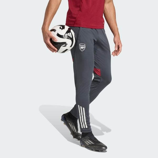 Spodnie treningowe Arsenal Tiro 25 Competition. Brązowe spodnie dresowe męskie Adidas, bez wzorów, z dresówki. Za 279.00 zł.