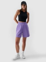 4F Spodenki dresowe damskie - fioletowe L. Fioletowe szorty damskie 4f, bez wzorów, z bawełny, sportowe. W wyprzedaży za 49.99 zł.