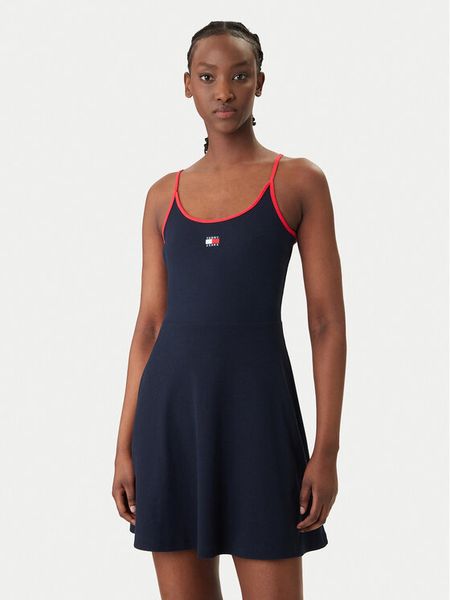 Tommy Jeans Sukienka codzienna DW0DW22335 Granatowy Slim Fit. Niebieskie sukienki damskie Tommy Jeans, na co dzień, m, bez wzorów, z bawełny, bez kołnierzyka, bez ramiączek, proste. Za 329.99 zł.