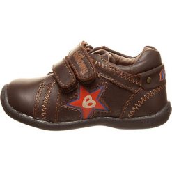 Skórzane buty w kolorze brązowym do nauki chodzenia. Brązowe buciki dla niemowląt Billowy, bez zapięcia. W wyprzedaży za 122.95 zł.