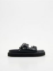 Klapki z okuciami - czarny. Czarne klapki damskie Reserved, bez wzorów, z materiału, bez obcasa. Za 159.99 zł.
