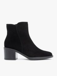 Czarne welurowe botki. Czarne botki damskie Ryłko, ze skóry, eleganckie, z okrągłym noskiem, bez obcasa, na obcasie, bez zapięcia. Za 429.99 zł.