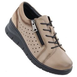 Skórzane półbuty damskie ażurowe na koturnie beżowe Vinceza 39977. Brązowe czółenka damskie VINCEZA, w ażurowe wzory, ze skóry, bez obcasa, na koturnie. Za 189.99 zł.