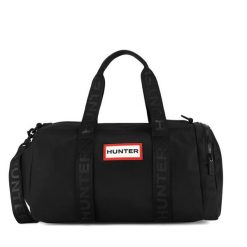 Torba Hunter. Czarne torebki klasyczne damskie Hunter, bez wzorów, bez dodatków. Za 299.99 zł.