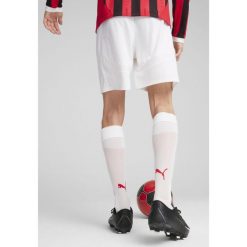 Męskie szorty AC Milan 24/25 PUMA White For All Time Red. Białe szorty męskie Puma, bez kołnierzyka. W wyprzedaży za 134.00 zł.