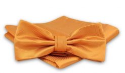 Ciemna Żółta Mucha Męska -ALTIES- z Taką Samą Poszetką, w Drobny Prążek, Jednokolorowa. Żółte krawaty i muchy męskie Alties, bez wzorów, eleganckie. Za 54.00 zł.