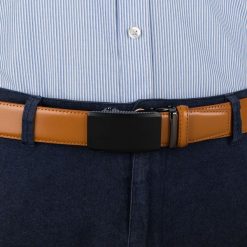 Pasek męski skórzany 3,5 cm klamra automatyczna Beltimore camelowy 03-593 : Kolory - brązowy, beżowy, Rozmiar pasków - r.115-130 cm. Brązowe paski męskie bez wzorów, ze skóry, wizytowe. Za 64.99 zł.
