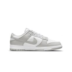 Buty sportowe Nike Dunk LOW RETRO. Szare buty sportowe na co dzień damskie Nike, bez wzorów, trekkingowe. Za 484.00 zł.