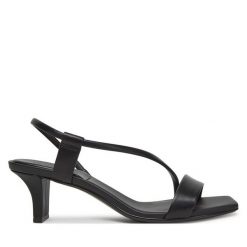 Sandały Calvin Klein. Czarne sandały damskie CALVIN KLEIN, bez wzorów, bez obcasa, na słupku. Za 449.99 zł.