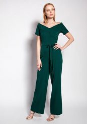 Elegancki Kombinezon z Dekoltem Typu Carmen - Zielony. Zielone kombinezony damskie Lanti, l, bez wzorów, z materiału, eleganckie, bez kołnierzyka, bez ramiączek. Za 242.90 zł.