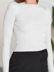 Sweter w prążek - kremowy. Białe swetry klasyczne damskie Sinsay, l, z materiału, bez kołnierzyka. W wyprzedaży za 19.99 zł.
