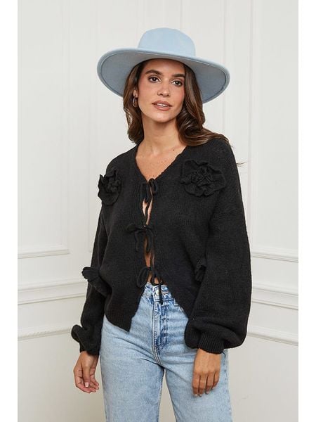 L'armoire de Suzette Kardigan w kolorze czarnym rozmiar: 38/40. Czarne kardigany damskie L'armoire de Suzette, l, z aplikacjami, ze splotem. Za 161.34 zł.