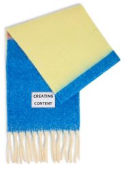 Verb To Do tkany szalik Kobiety Sztuczne włókno niebieski|żółty|różowy, ONE SIZE. Czerwone szaliki i kominy damskie Verb To Do, bez wzorów, z włókna. Za 139.95 zł.
