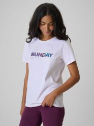 4F T-shirt regular z nadrukiem damski - biały XS. Białe t-shirty damskie 4f, xs, bez wzorów, z bawełny, bez kołnierzyka. Za 59.99 zł.