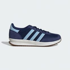 Buty Run 70s 2.0. Białe buty trekkingowe męskie Adidas, bez zapięcia, do biegania. W wyprzedaży za 209.30 zł.