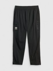 4F Spodnie casual joggery męskie - czarne XL. Czarne spodnie materiałowe męskie 4f, bez wzorów, z tkaniny, casualowe. Za 249.99 zł.