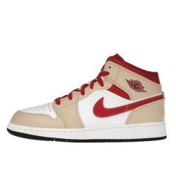 Buty do chodzenia dla dorosłych Air Jordan 1 Mid Light Curry Cardinal. Białe buty wizytowe męskie Jordan, na wiosnę, z gore-texu, bez zapięcia. Za 444.05 zł.