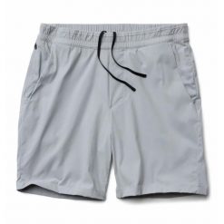 Spodenki turystyczne Mountain Hardwear Dynama™. Niebieskie szorty męskie MOUNTAIN HARDWEAR, bez wzorów, z materiału. Za 362.50 zł.