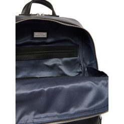 Plecak Guess. Czarne plecaki męskie Guess, z aplikacjami. Za 949.99 zł.