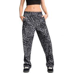Spodnie damskie Puma T7 Leo Luxe Aop Straight Pants. Szare spodnie dresowe damskie Puma, z poliesteru, na fitness i siłownię. Za 490.00 zł.