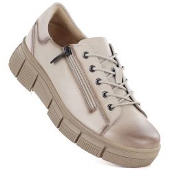 Skórzane półbuty damskie na platformie beżowe Cambell 26-19305. Brązowe półbuty damskie Cambell, bez wzorów, ze skóry, bez obcasa, na platformie. Za 199.99 zł.