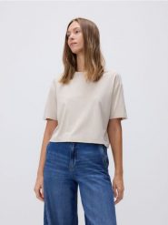 Krótki t-shirt z modalem - beżowy. Brązowe t-shirty damskie Reserved, l, bez wzorów, z dzianiny, bez kołnierzyka. W wyprzedaży za 45.99 zł.