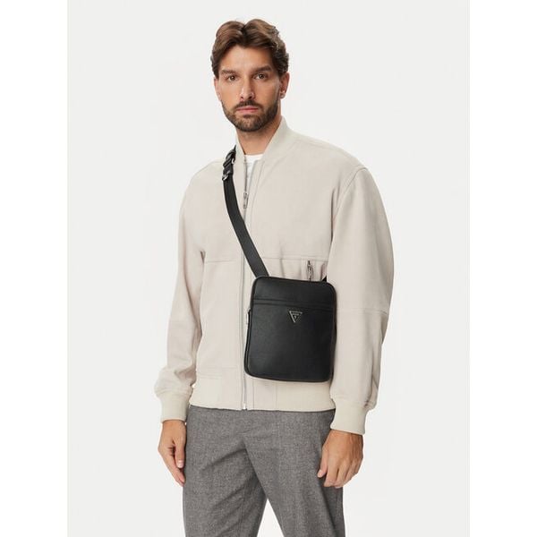 Saszetka Guess. Czarne saszetki męskie Guess. Za 291.99 zł.